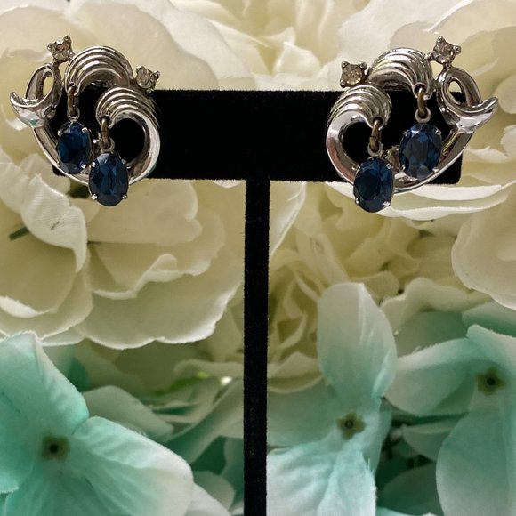 Vintage Signed Crown Trifari Silver and Blue Clip on Earrings - Picture 1 of 5